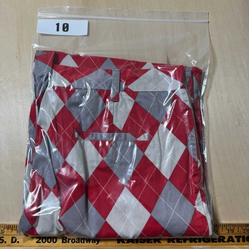 Loudmouth statement piece